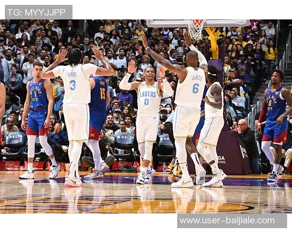 湖人首发阵容表现不佳建议斯玛特取代八村塁首发位置